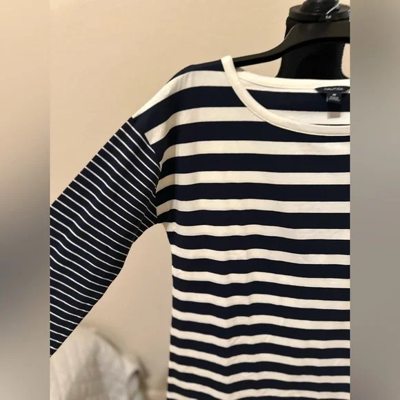 Nautica Women's Navy Striped Top. Size Medium. NWOT. - Picture 6 of 9